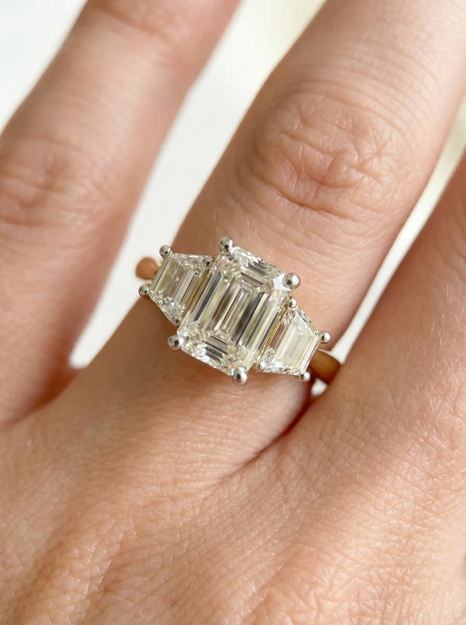 Anillo de Compromiso Cynthia Esmeralda4 Anillo de Compromiso Cynthia Esmeralda4