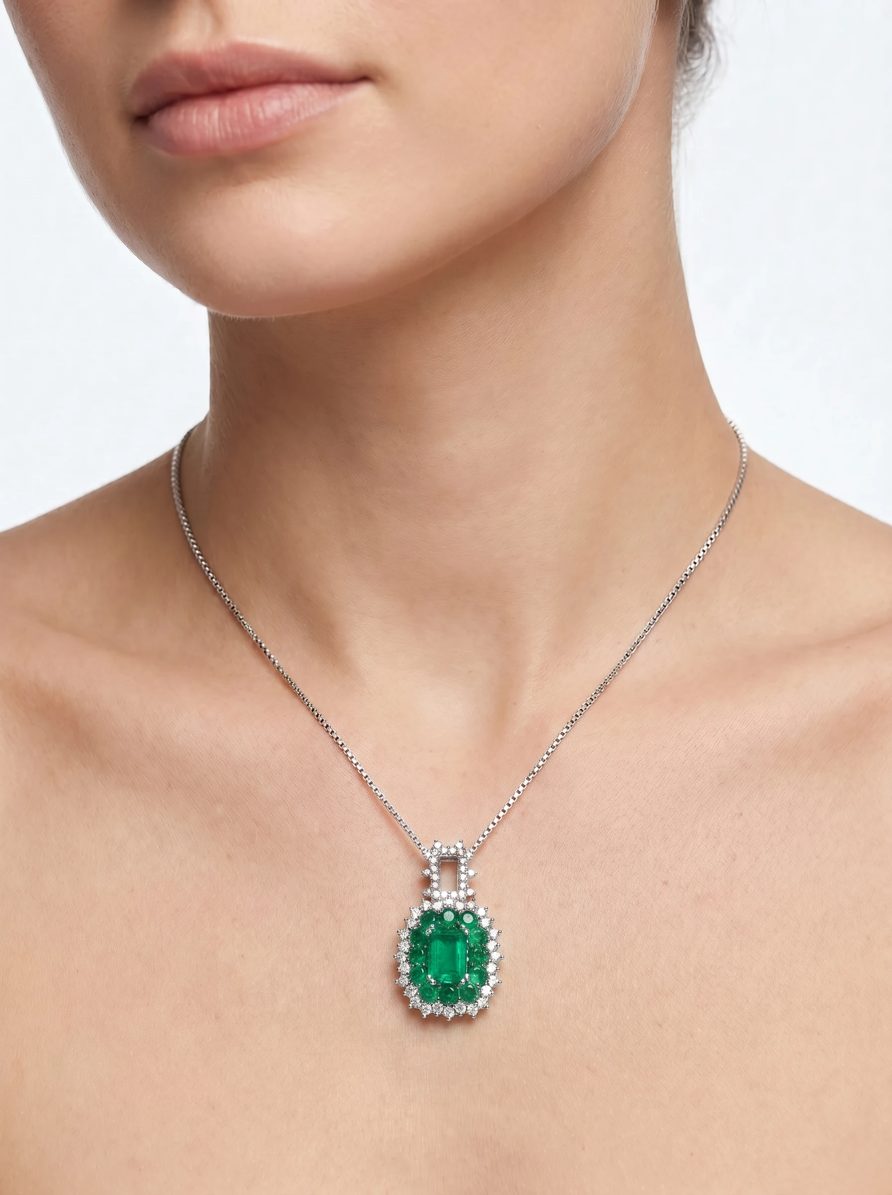 Colgante Diamantes y Esmeralda “NEVA”1 Colgante Diamantes y Esmeralda “NEVA”1