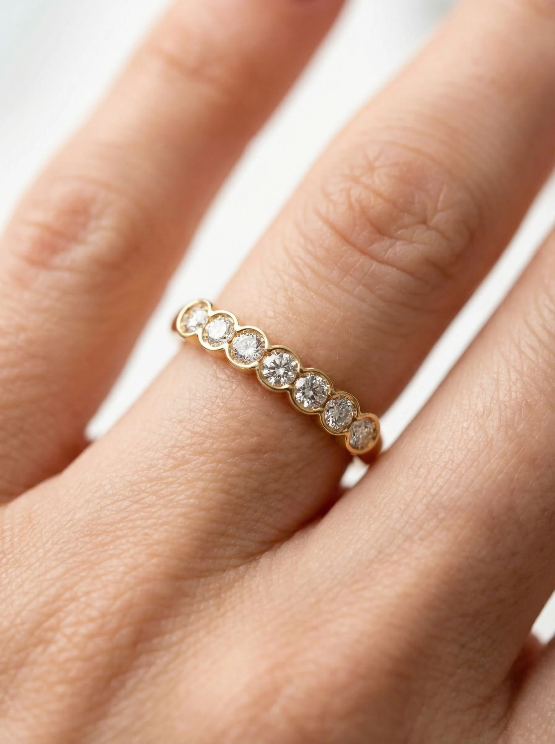 Media alianza “siete Brillantes”Oro Blanco. Diamantes Naturales.3 Media alianza “siete Brillantes”Oro Blanco. Diamantes Naturales.3