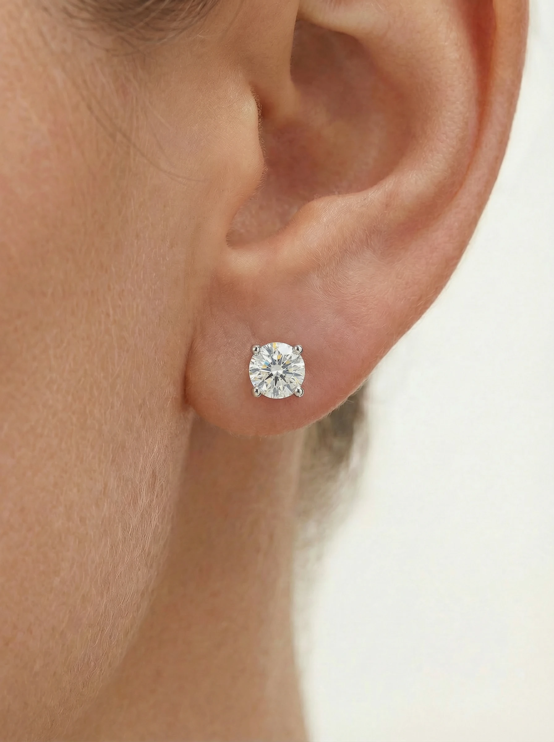 Pendientes de Diamantes bicolor, “CUATRO GARRAS”. Diamantes naturales.2 Pendientes de Diamantes bicolor, “CUATRO GARRAS”. Diamantes naturales.2