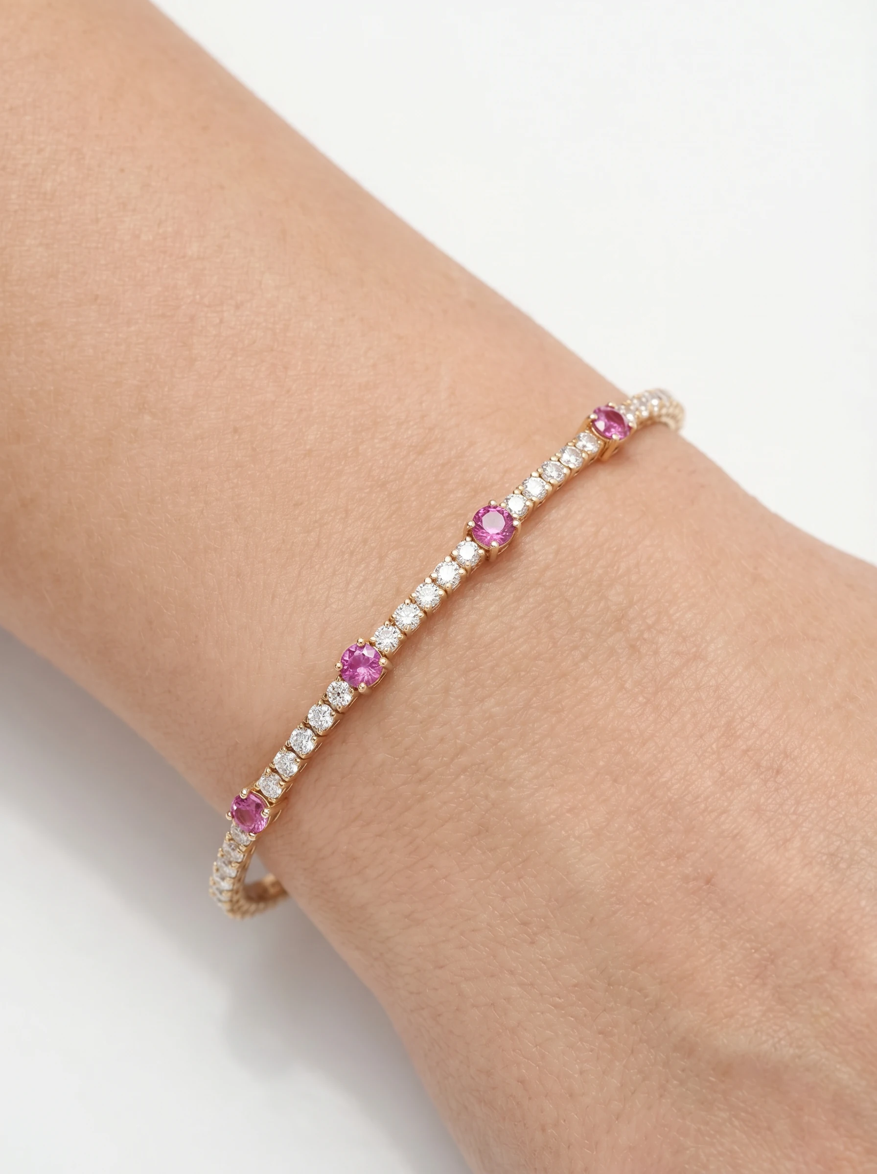 Pulsera de Diamantes y Rubí “VELAR”. Diamantes naturales.3 Pulsera de Diamantes y Rubí “VELAR”. Diamantes naturales.3