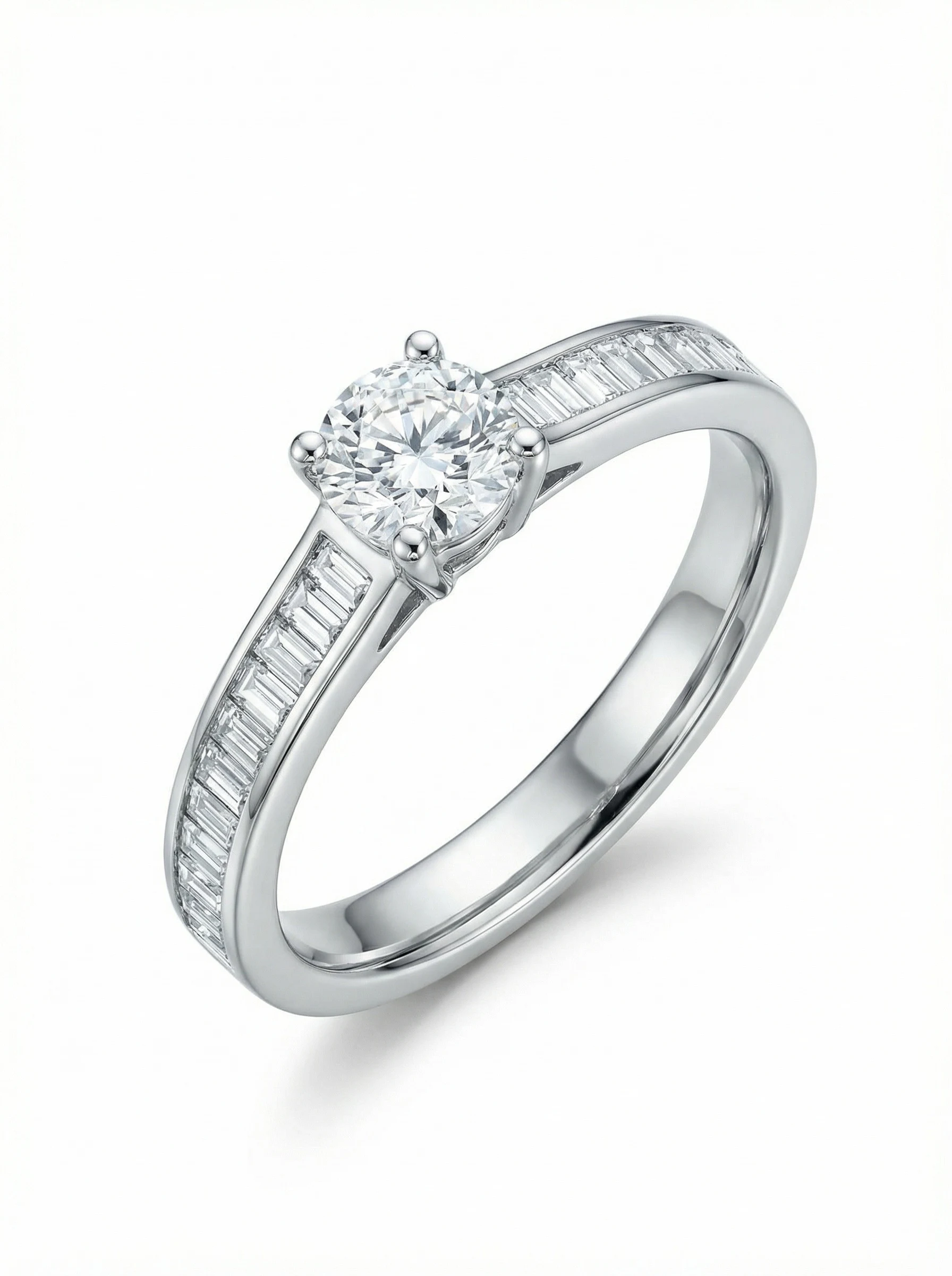 Solitario de Compromiso Aura, Brillante y Baguette, Diamante Natural.4 Solitario de Compromiso Aura, Brillante y Baguette, Diamante Natural.4