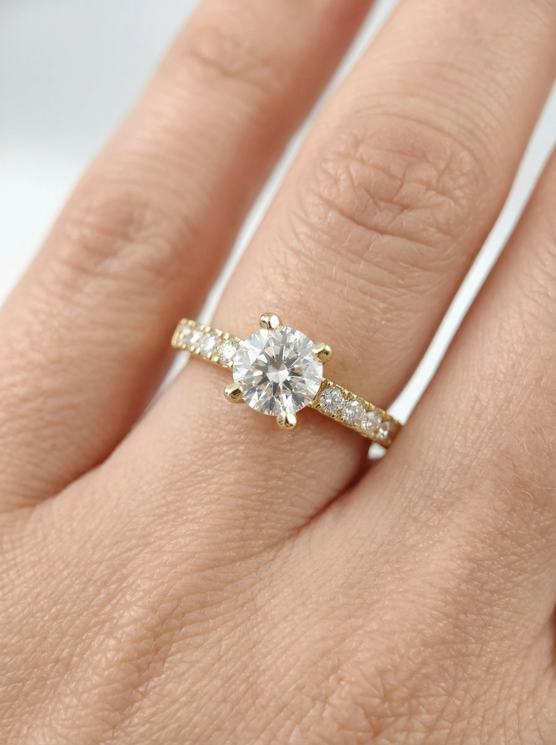 Solitario de Compromiso Tislit, Brillante, oro amarillo, Diamantes Creados.4 Solitario de Compromiso Tislit, Brillante, oro amarillo, Diamantes Creados.4