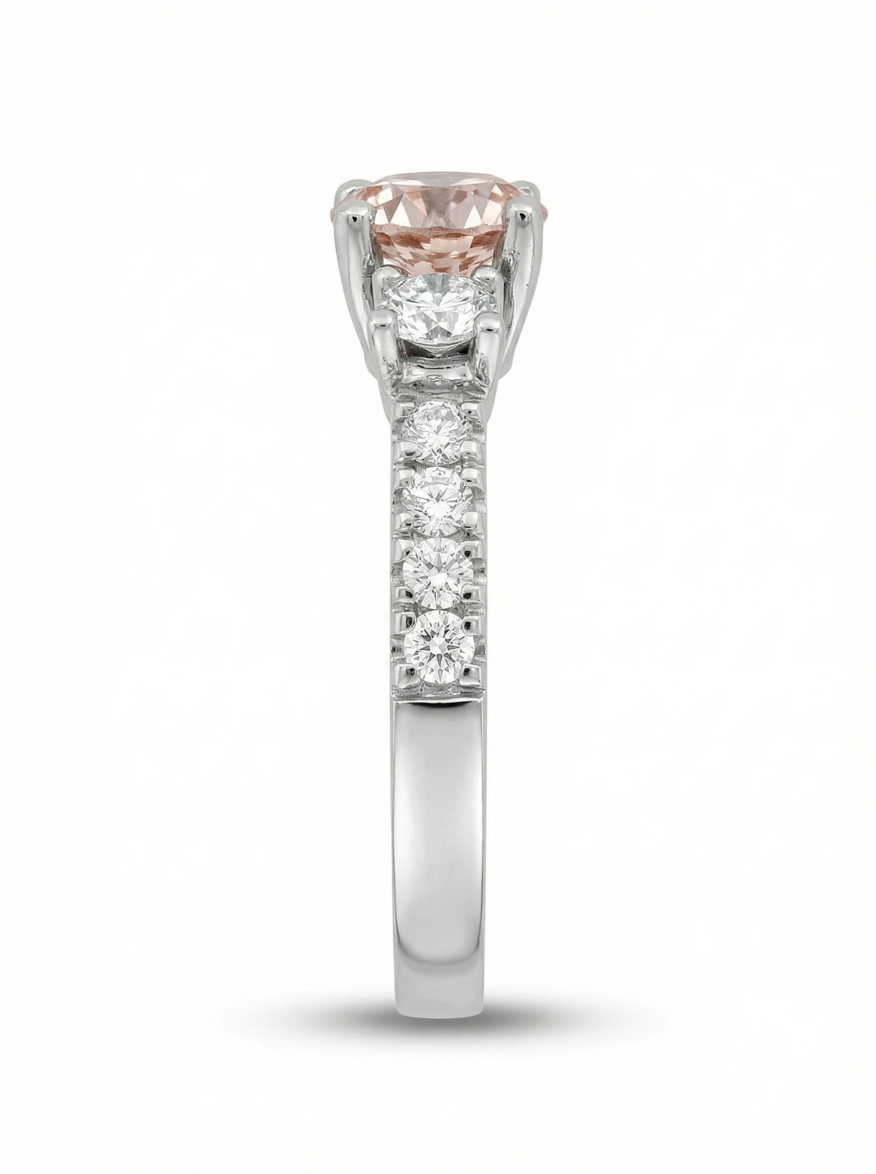 Solitario de Compromiso Trilogy, Diamante Rosa, Diamantes Creados.2 Solitario de Compromiso Trilogy, Diamante Rosa, Diamantes Creados.2