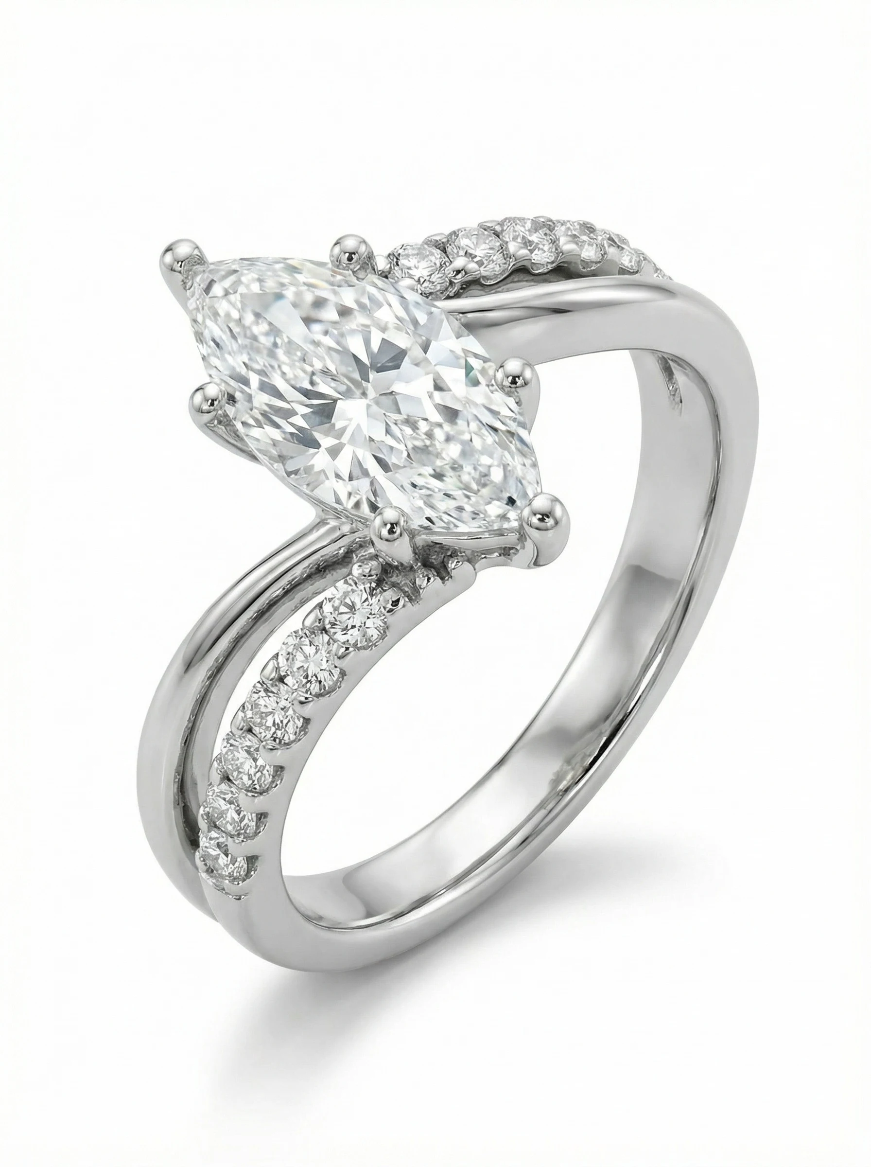 Sortija de Compromiso “MALION” oro blanco Marquise, Diamantes Creados.2 Sortija de Compromiso “MALION” oro blanco Marquise, Diamantes Creados.2