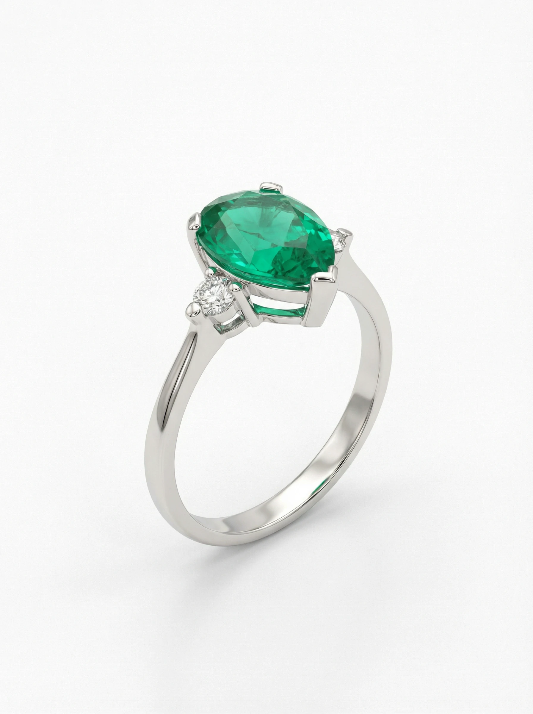 Sortija de Diamante y Esmeralda Pera “ELARA”. Diamantes Naturales.3 Sortija de Diamante y Esmeralda Pera “ELARA”. Diamantes Naturales.3
